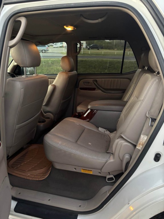 2006 Toyota Sequoia Image 11