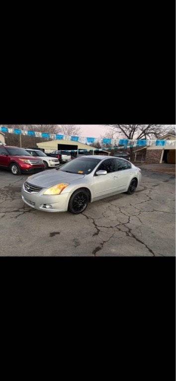 2011 Nissan Altima Image 2