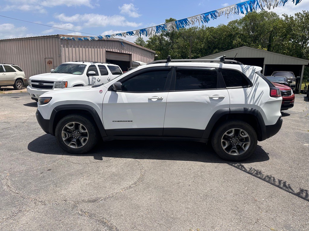 2019 Jeep Cherokee Image 2