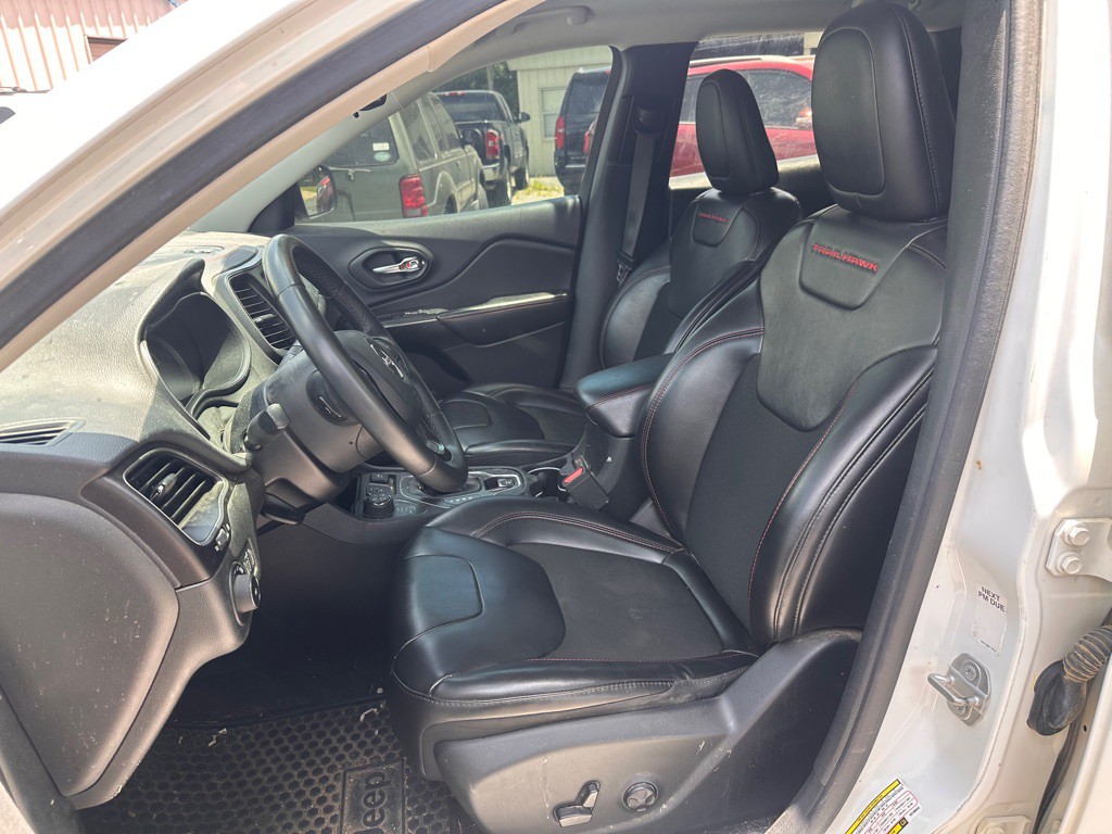 2019 Jeep Cherokee Image 9