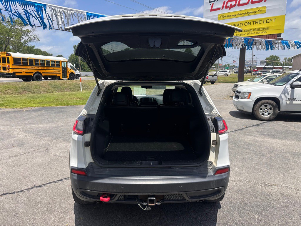 2019 Jeep Cherokee Image 12