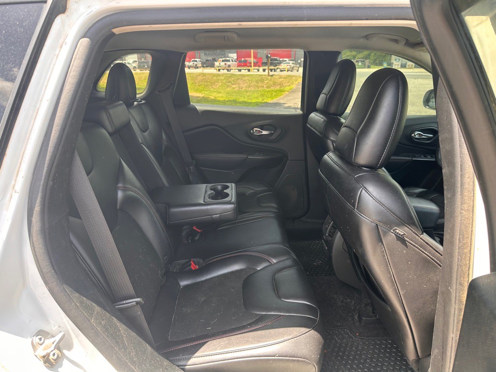 2019 Jeep Cherokee Image 13