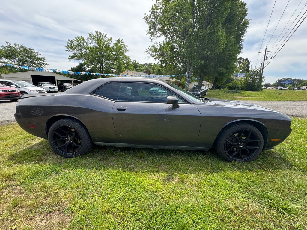 2013 Dodge Challenger Image 5
