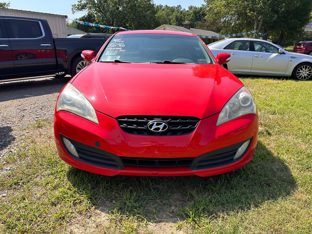 2010 Hyundai Genesis Image 2