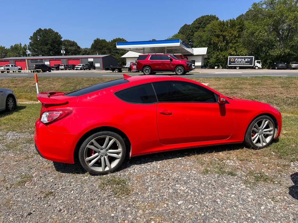 2010 Hyundai Genesis Image 4
