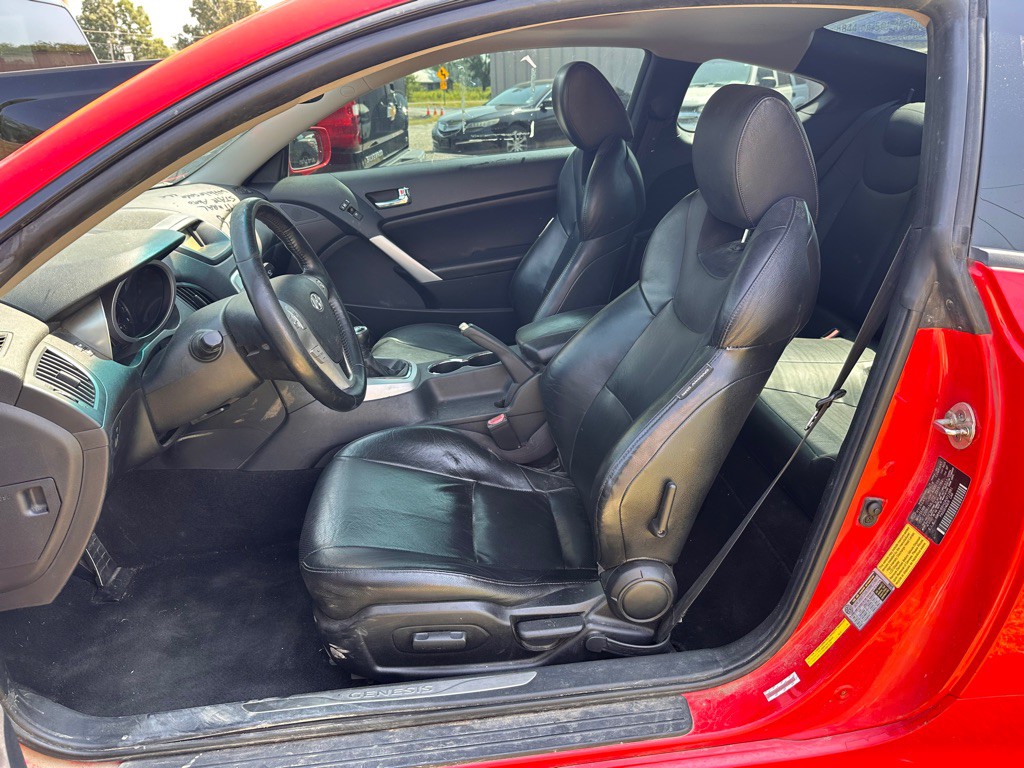 2010 Hyundai Genesis Image 8