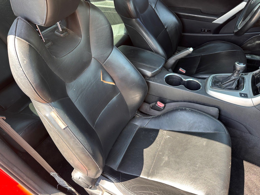 2010 Hyundai Genesis Image 13