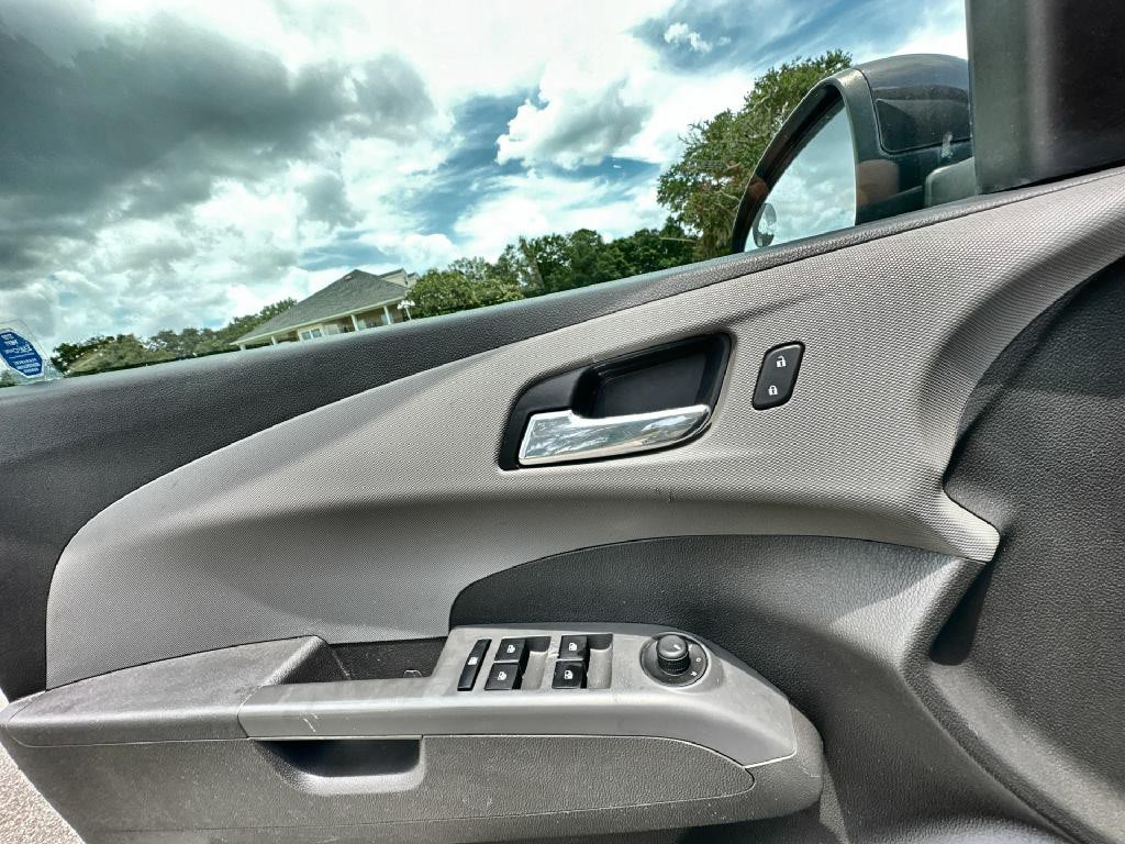 2014 Chevrolet Sonic Image 21