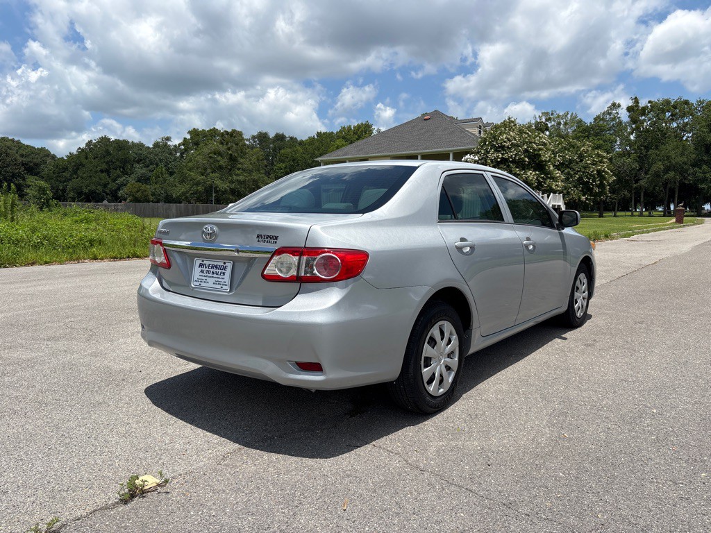 2013 Toyota Corolla Image 7