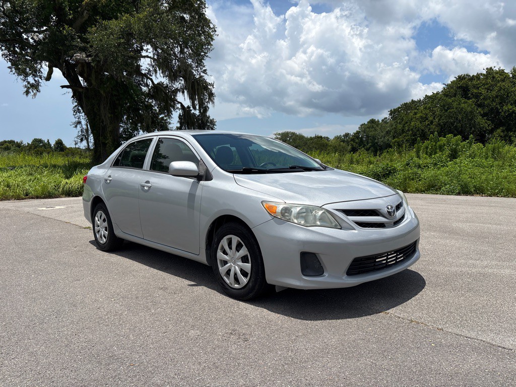 2013 Toyota Corolla Image 9