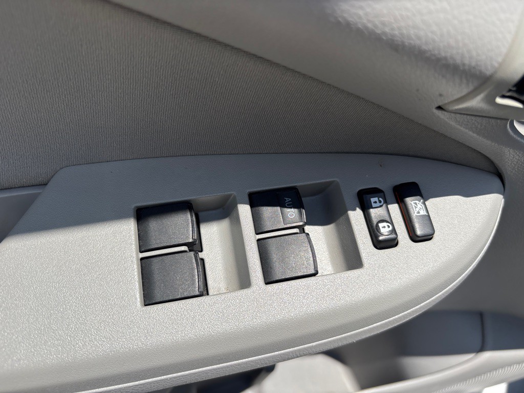 2013 Toyota Corolla Image 19