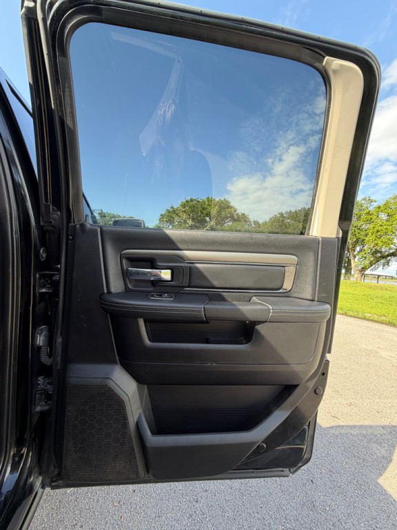 2015 RAM 1500 Image 17