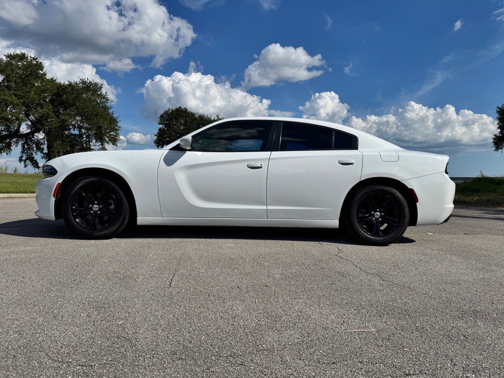 2021 Dodge Charger Image 2