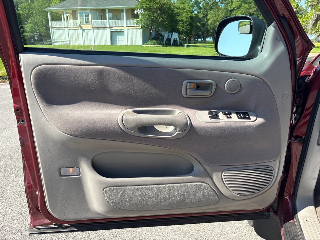 2004 Toyota Tundra Image 11