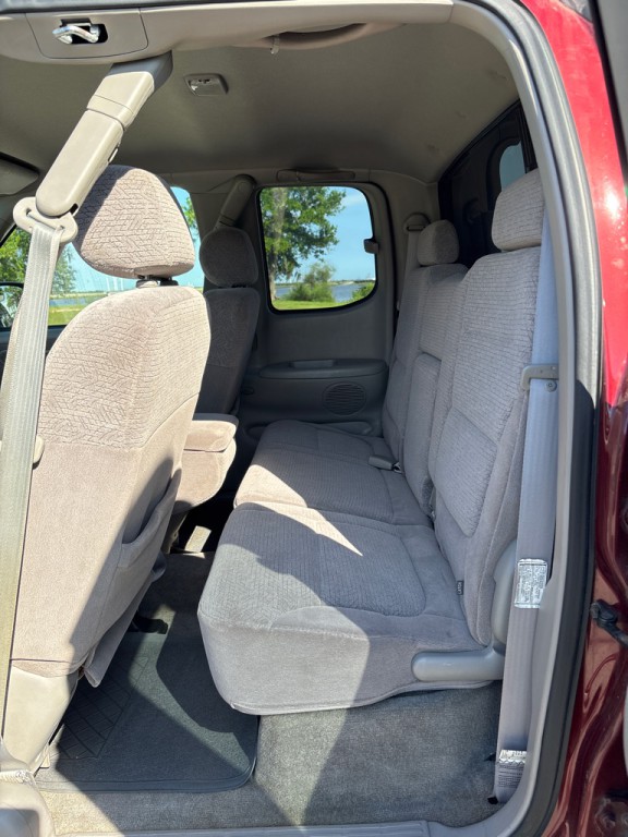 2004 Toyota Tundra Image 12
