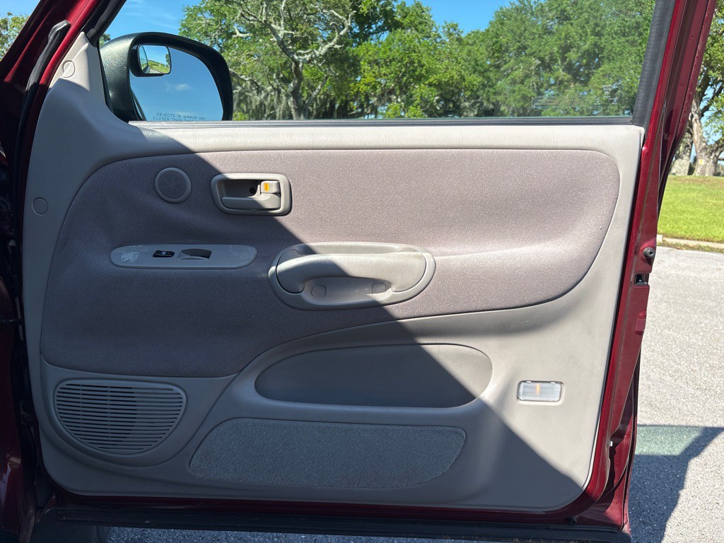 2004 Toyota Tundra Image 16