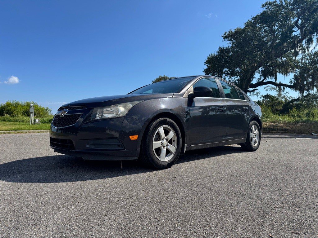 2014 Chevrolet Cruze Image 1