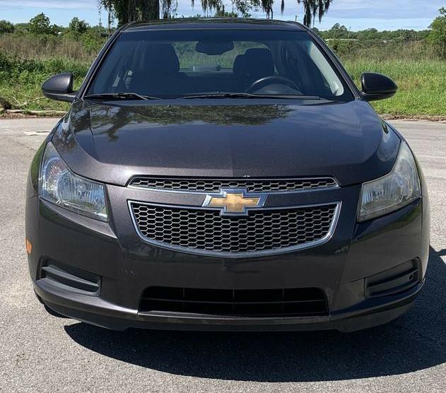 2014 Chevrolet Cruze Image 2