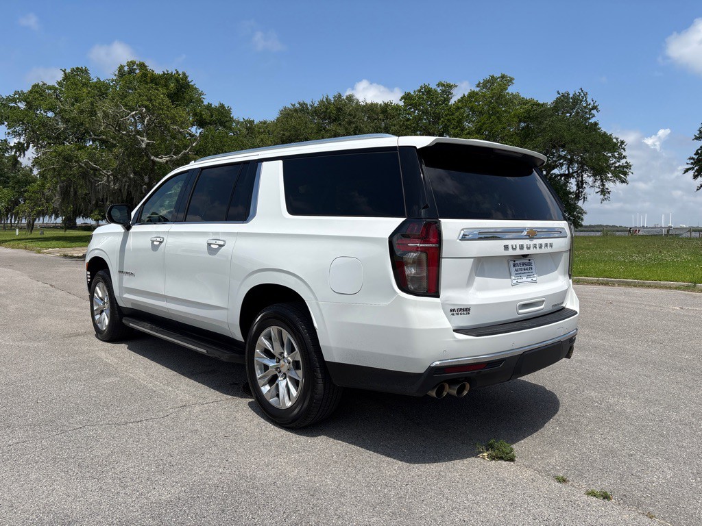 2021 Chevrolet Suburban Image 6