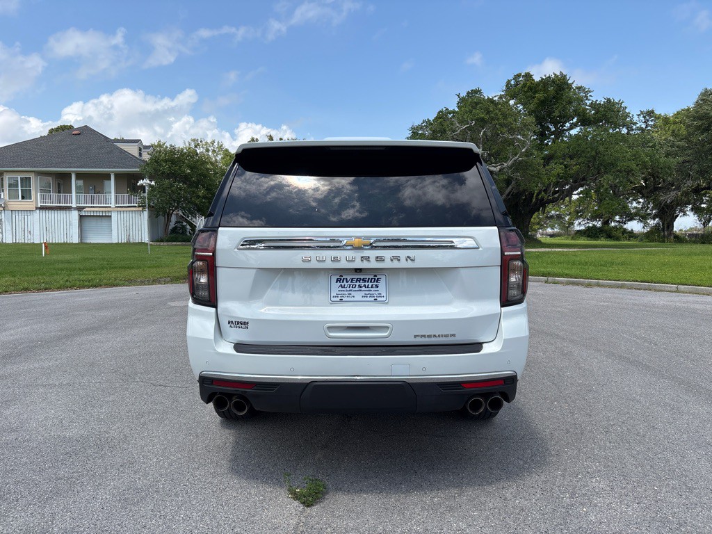 2021 Chevrolet Suburban Image 7