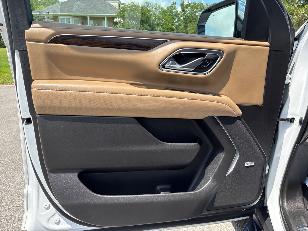 2021 Chevrolet Suburban Image 12