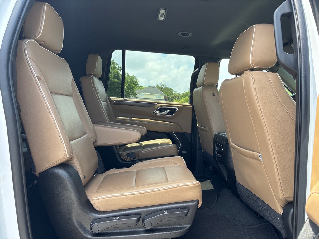 2021 Chevrolet Suburban Image 17