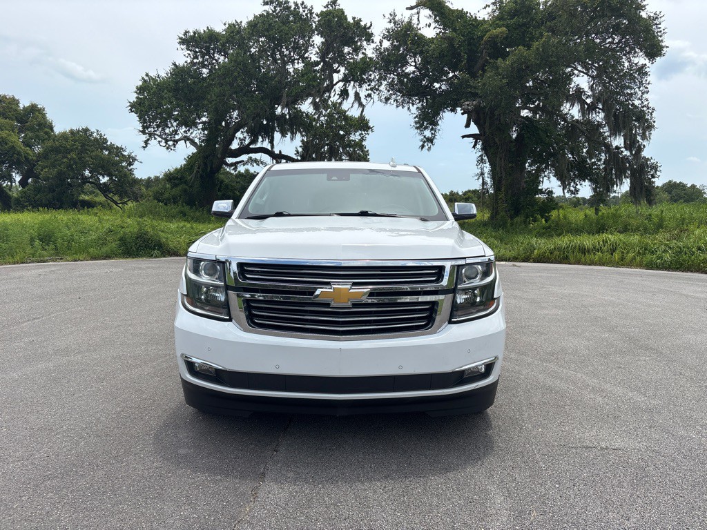 2020 Chevrolet Suburban Image 2