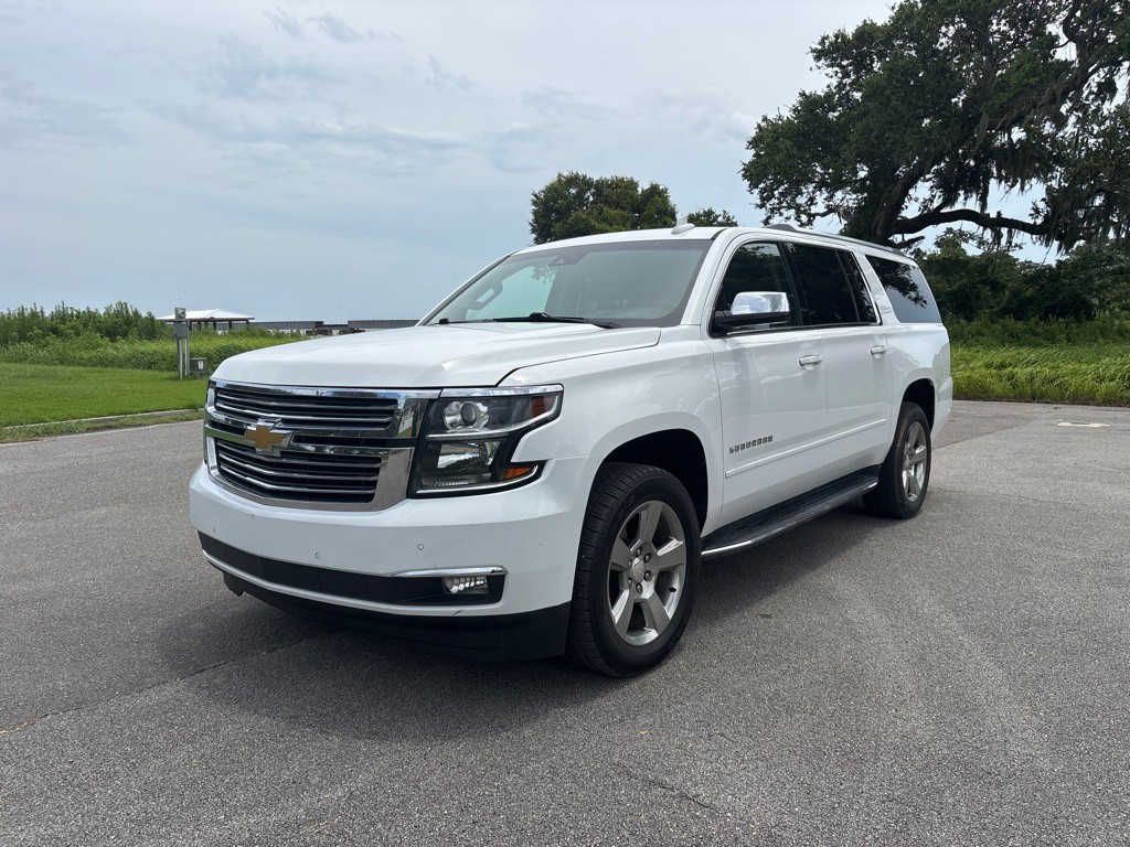 2020 Chevrolet Suburban Image 3