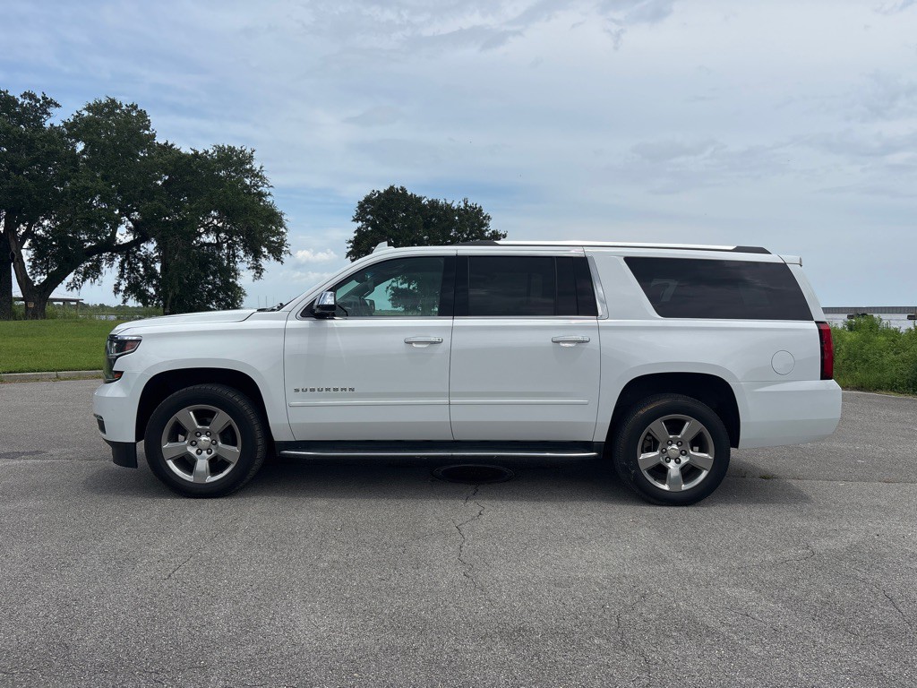 2020 Chevrolet Suburban Image 4