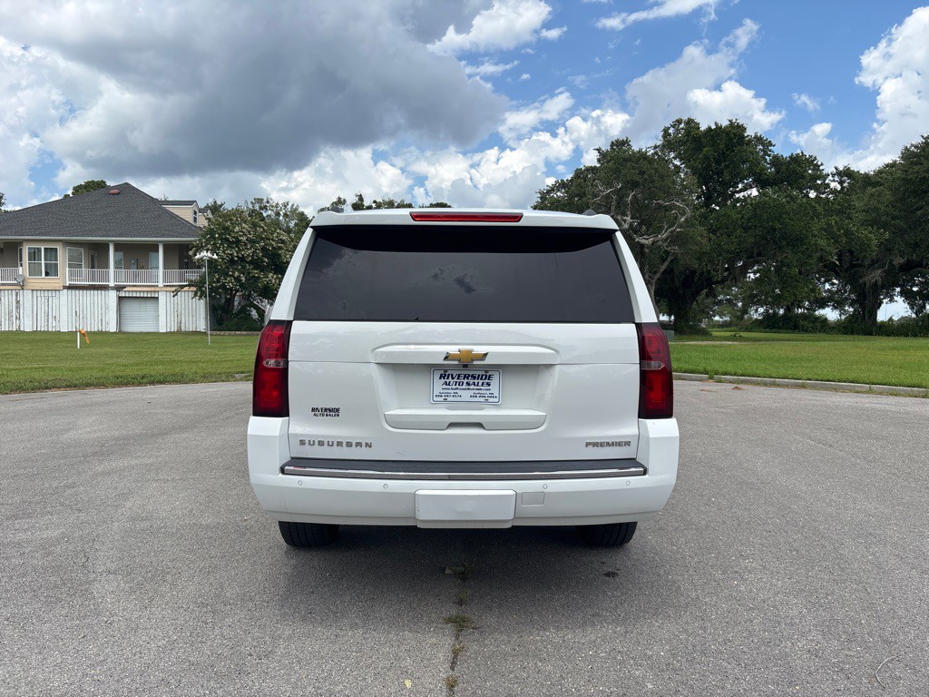 2020 Chevrolet Suburban Image 6