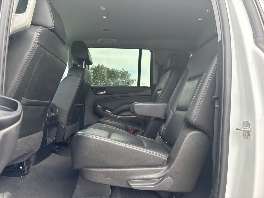 2020 Chevrolet Suburban Image 12