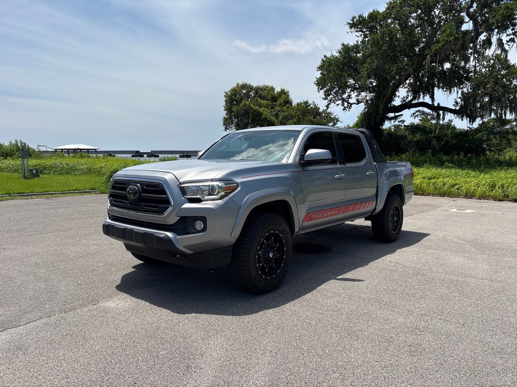 2018 Toyota Tacoma Image 1