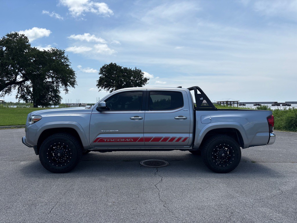 2018 Toyota Tacoma Image 4