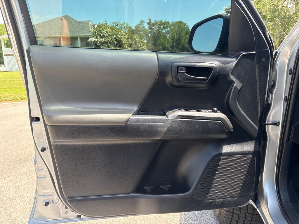 2018 Toyota Tacoma Image 11