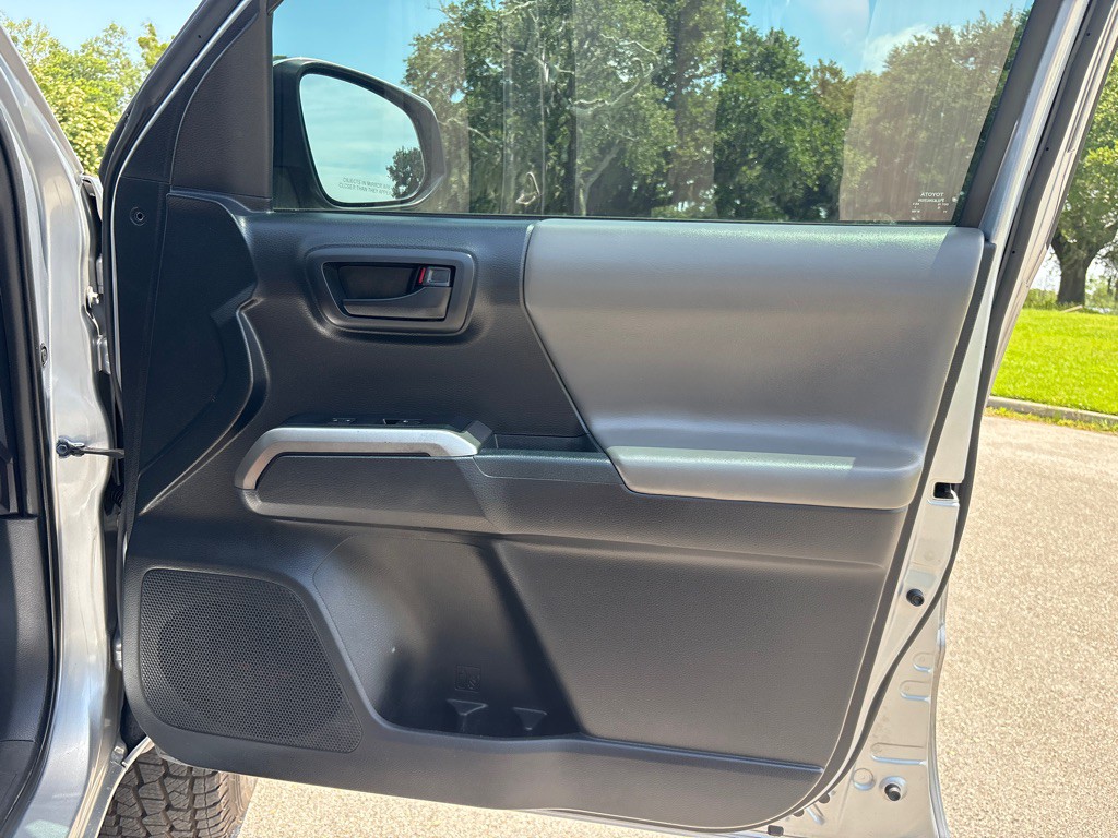 2018 Toyota Tacoma Image 15