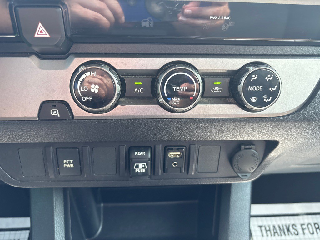 2018 Toyota Tacoma Image 26