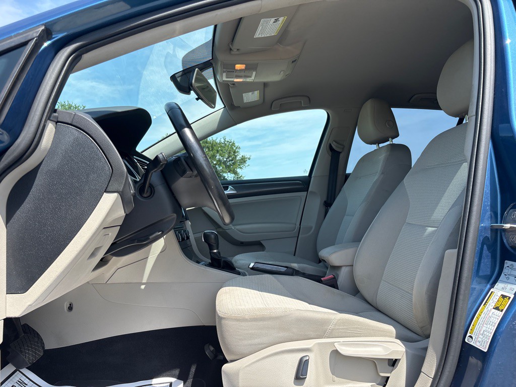 2018 Volkswagen Golf Image 10