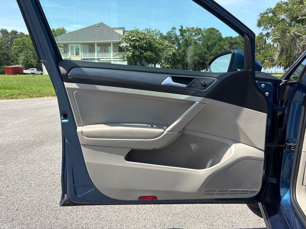 2018 Volkswagen Golf Image 11