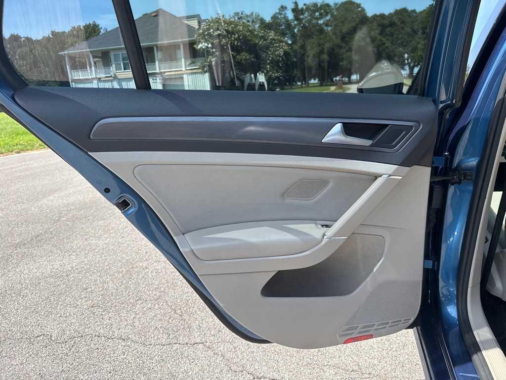 2018 Volkswagen Golf Image 13