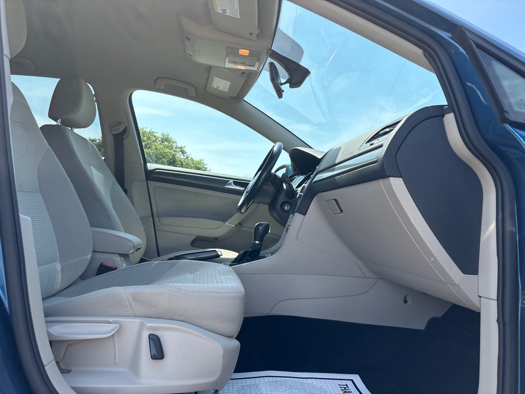 2018 Volkswagen Golf Image 14
