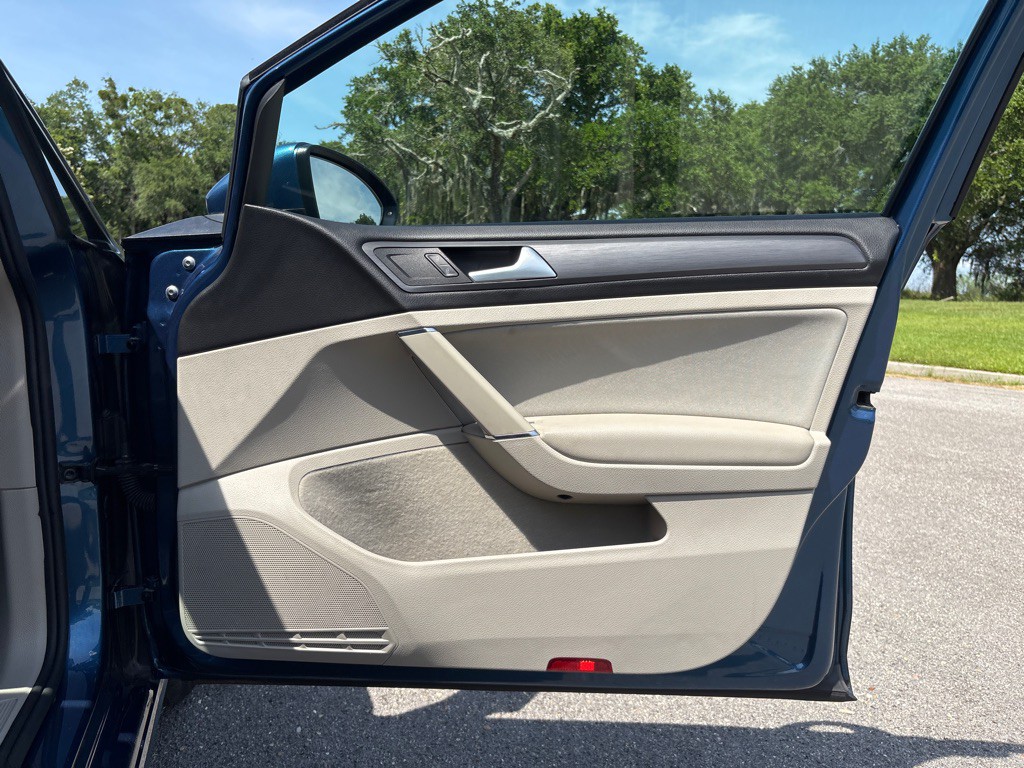2018 Volkswagen Golf Image 15
