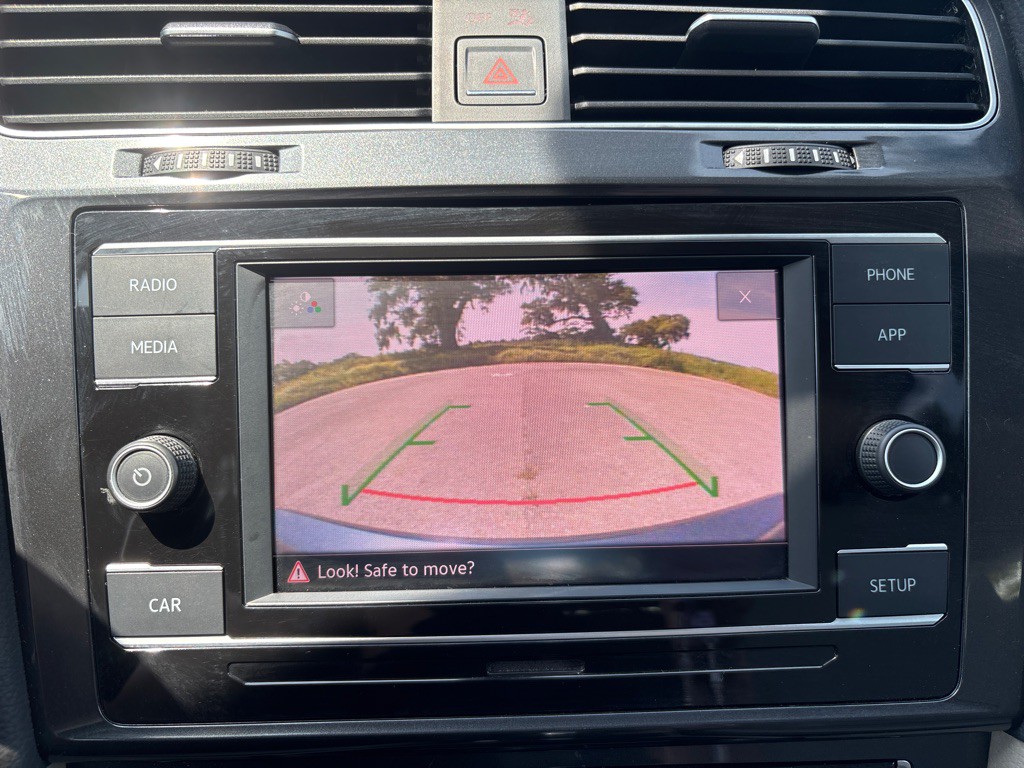 2018 Volkswagen Golf Image 25