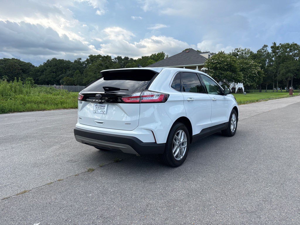 2022 Ford Edge Image 7
