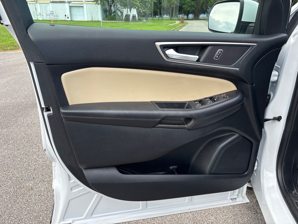 2022 Ford Edge Image 11