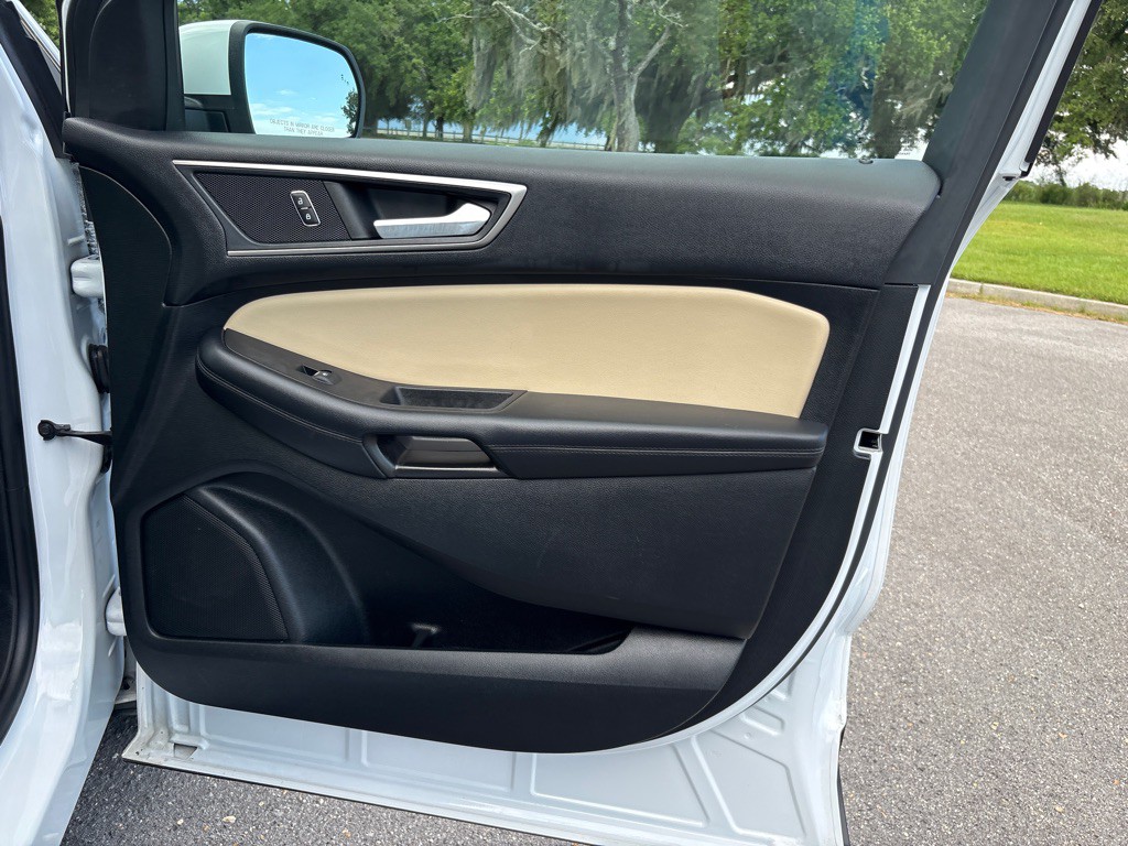2022 Ford Edge Image 13