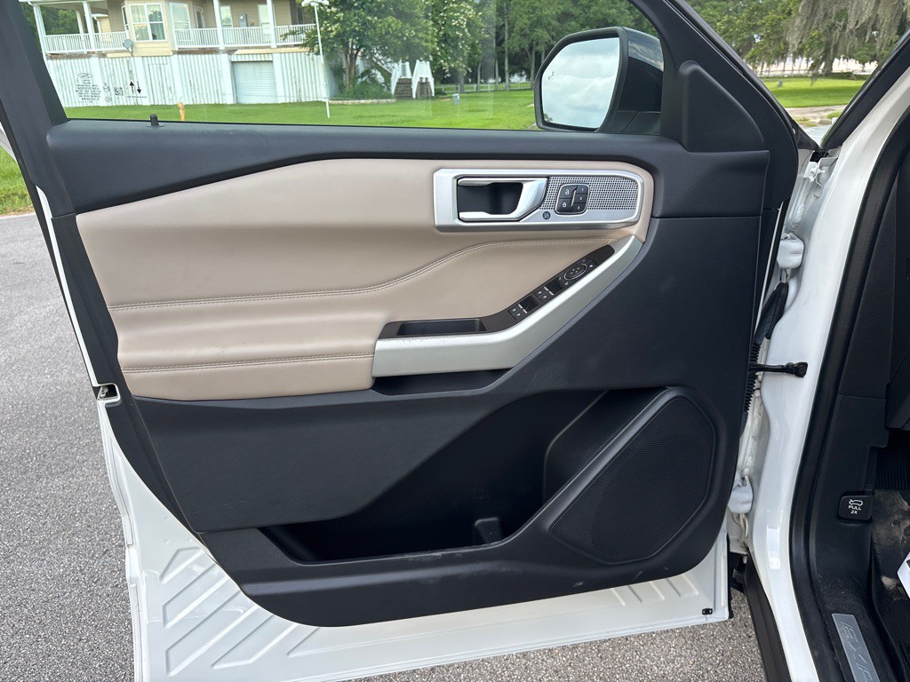 2020 Ford Explorer Image 11