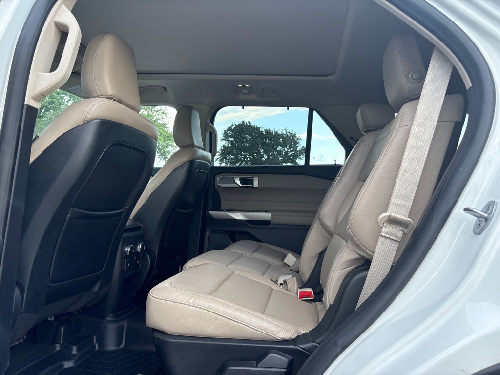 2020 Ford Explorer Image 12