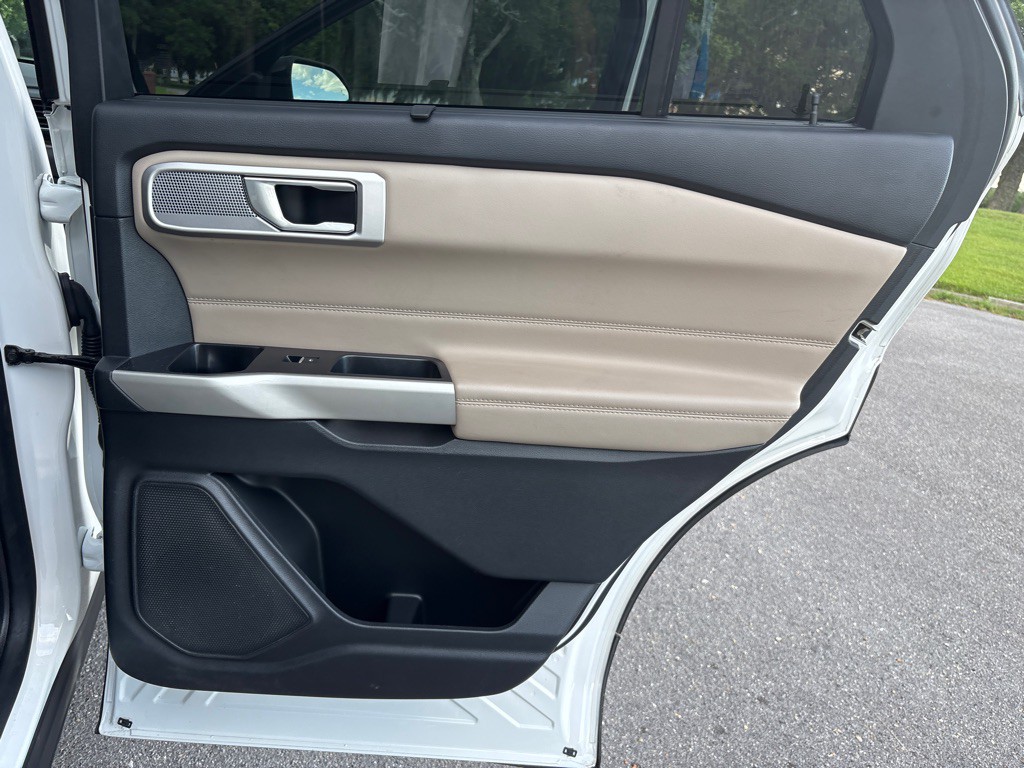 2020 Ford Explorer Image 17