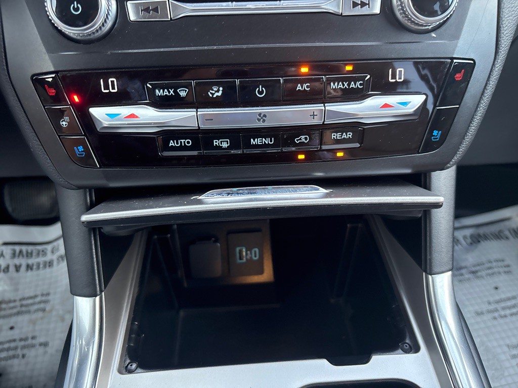 2020 Ford Explorer Image 27