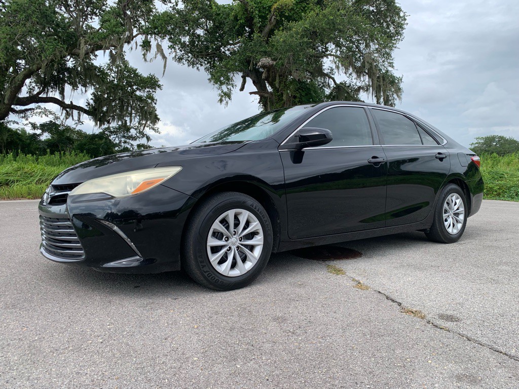 2015 Toyota Camry Image 1